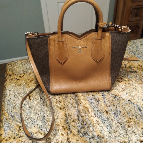 Michael Kors Mae Small Logo and Pebbled Leather Messenger Crossbody Bag Brown - Picture 5 of 16